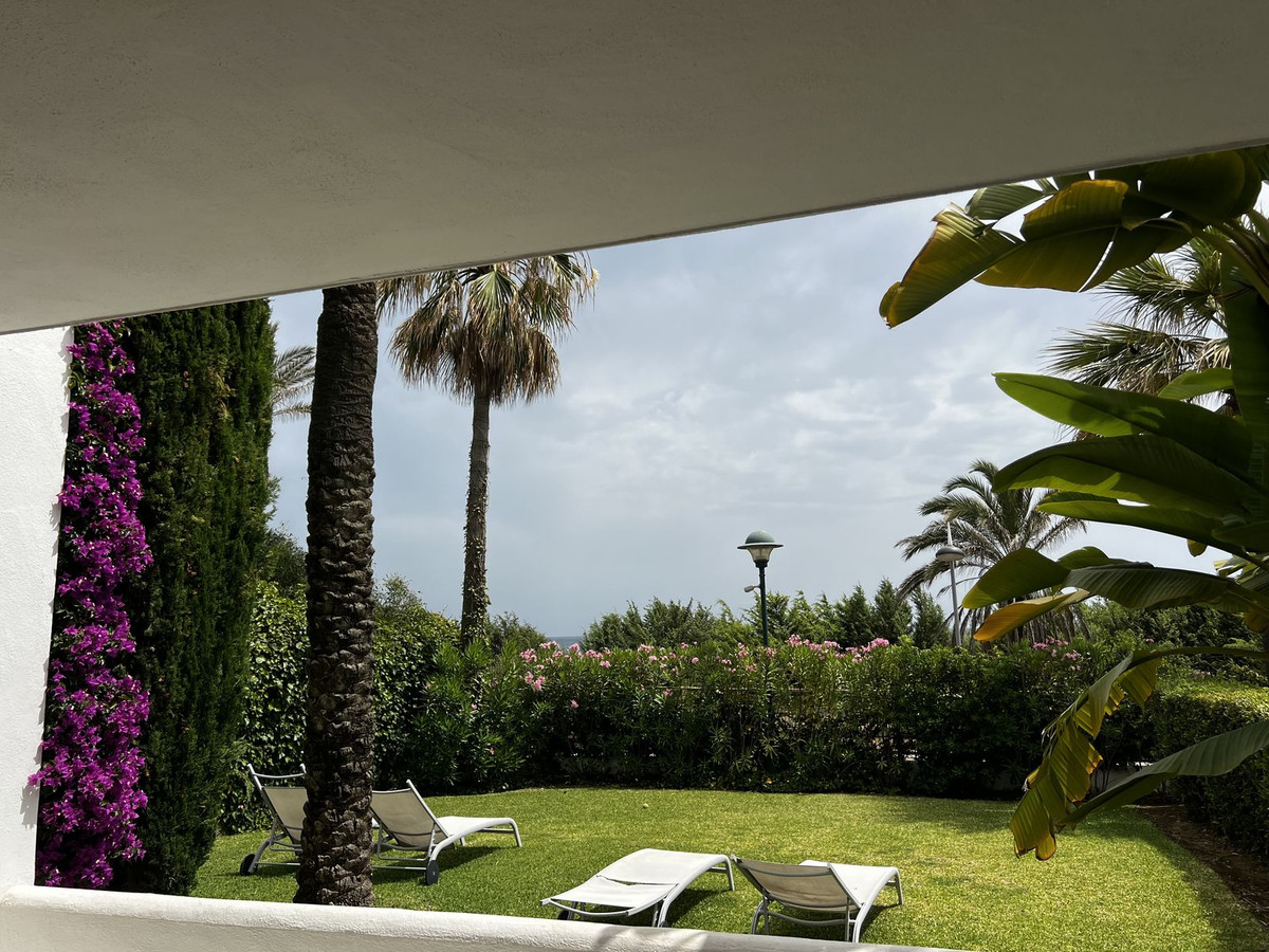 3 Bed Apartment for sale in Marbella Costa Del Sol, Málaga, Spain
