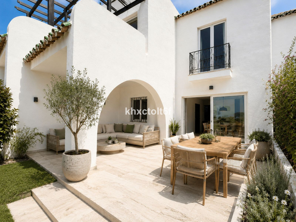 3 Bed Townhouse for sale in Marbella Costa Del Sol, Málaga, Spain