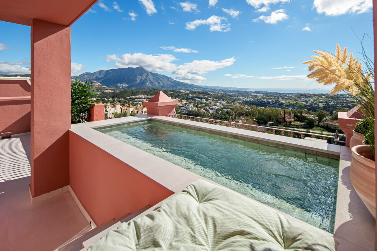 2 Bed Apartment for sale in Monte Halcones Costa Del Sol, Málaga, Spain