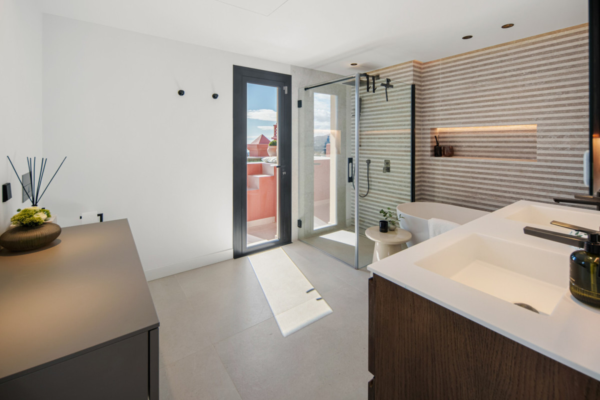 2 Bed Apartment for sale in Monte Halcones Costa Del Sol, Málaga, Spain