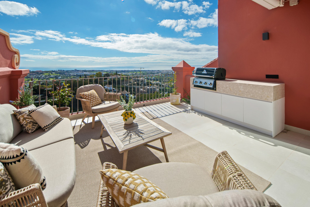 2 Bed Apartment for sale in Monte Halcones Costa Del Sol, Málaga, Spain