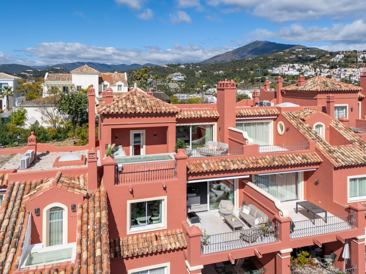 2 Bed Apartment for sale in Monte Halcones Costa Del Sol, Málaga, Spain