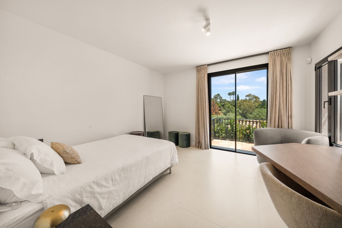 4 Bed Townhouse for sale in The Golden Mile Costa Del Sol, Málaga, Spain