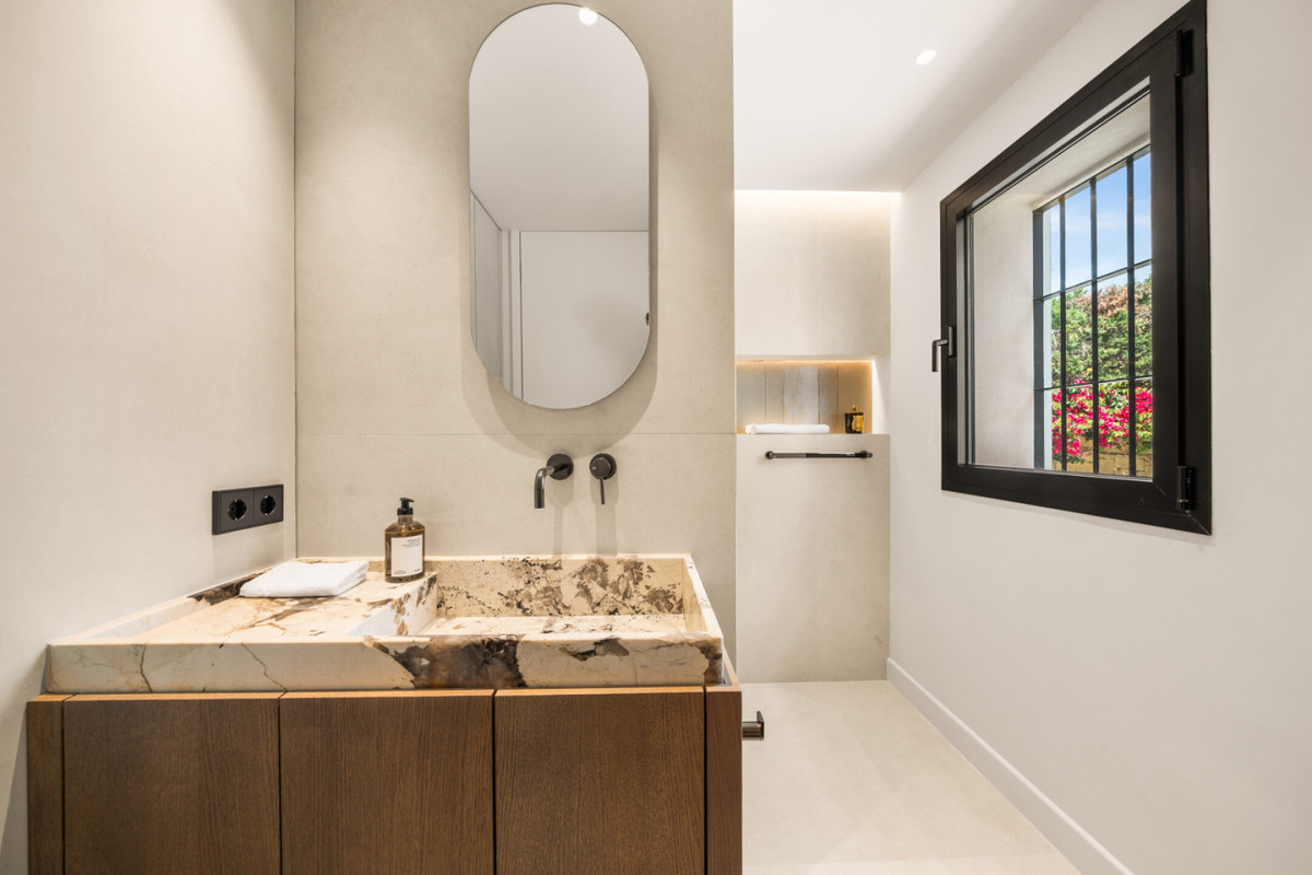 4 Bed Townhouse for sale in The Golden Mile Costa Del Sol, Málaga, Spain