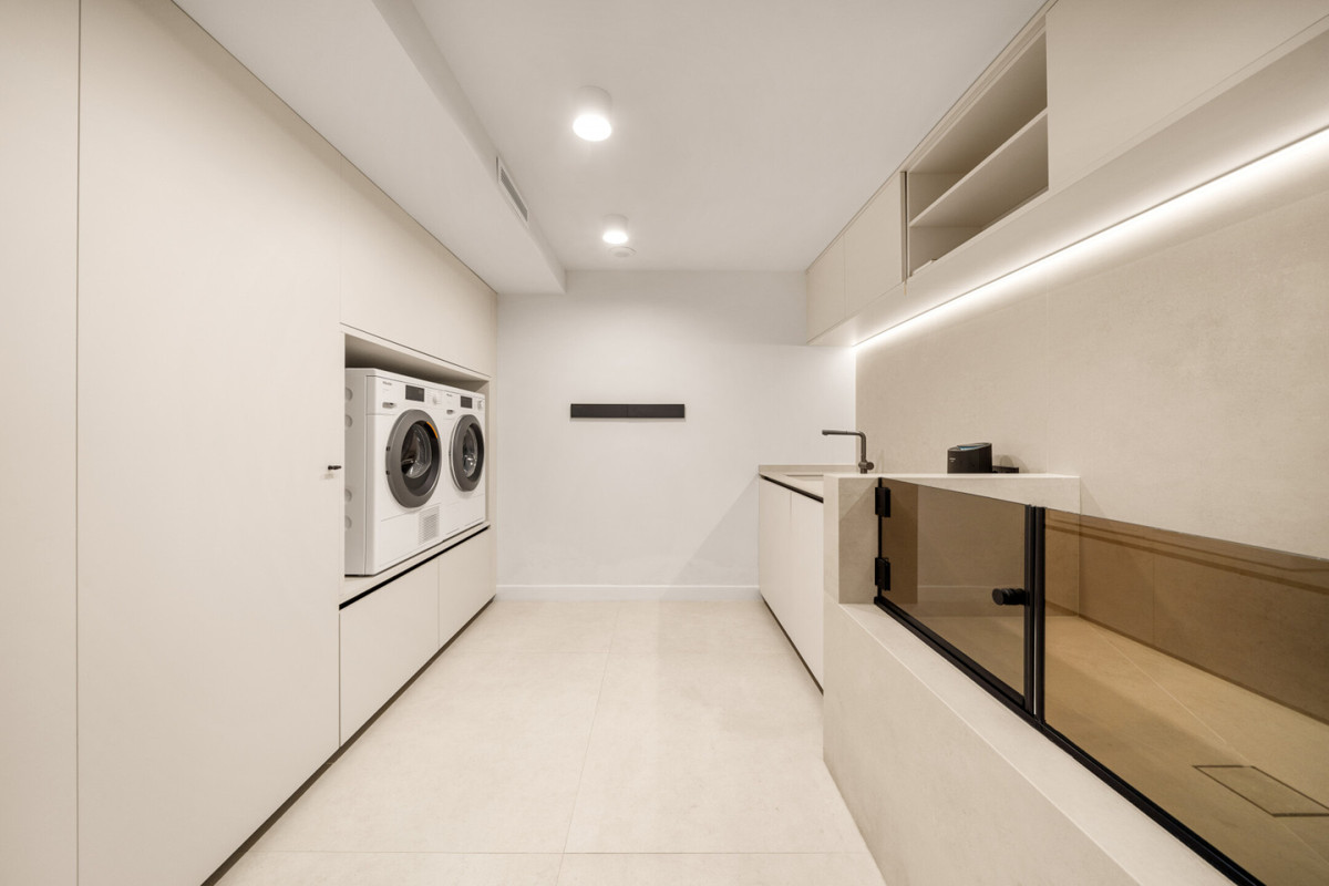 4 Bed Townhouse for sale in The Golden Mile Costa Del Sol, Málaga, Spain