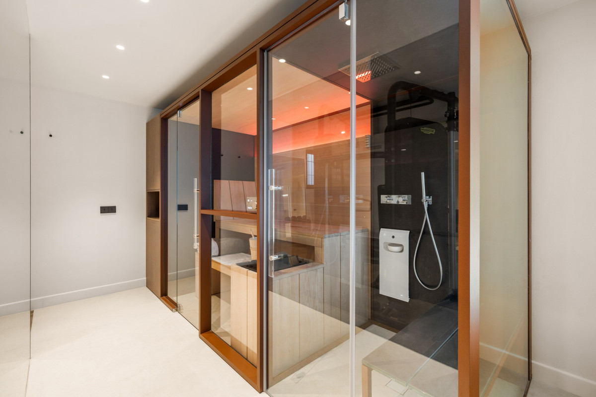 4 Bed Townhouse for sale in The Golden Mile Costa Del Sol, Málaga, Spain