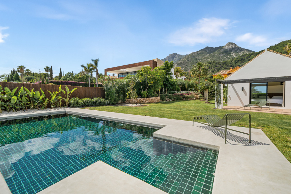 4 Bed Townhouse for sale in The Golden Mile Costa Del Sol, Málaga, Spain