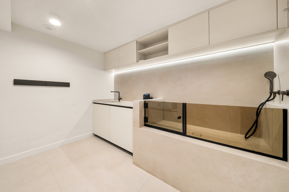 4 Bed Townhouse for sale in The Golden Mile Costa Del Sol, Málaga, Spain