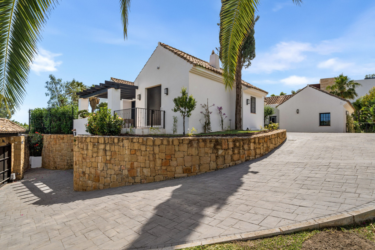 4 Bed Townhouse for sale in The Golden Mile Costa Del Sol, Málaga, Spain