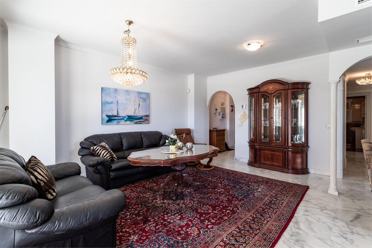 4 Bed Apartment for sale in Fuengirola Costa Del Sol, Málaga, Spain