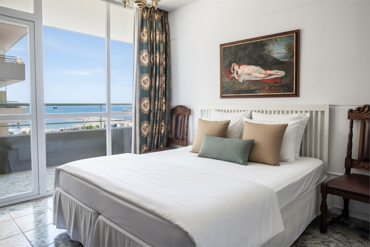 4 Bed Apartment for sale in Fuengirola Costa Del Sol, Málaga, Spain