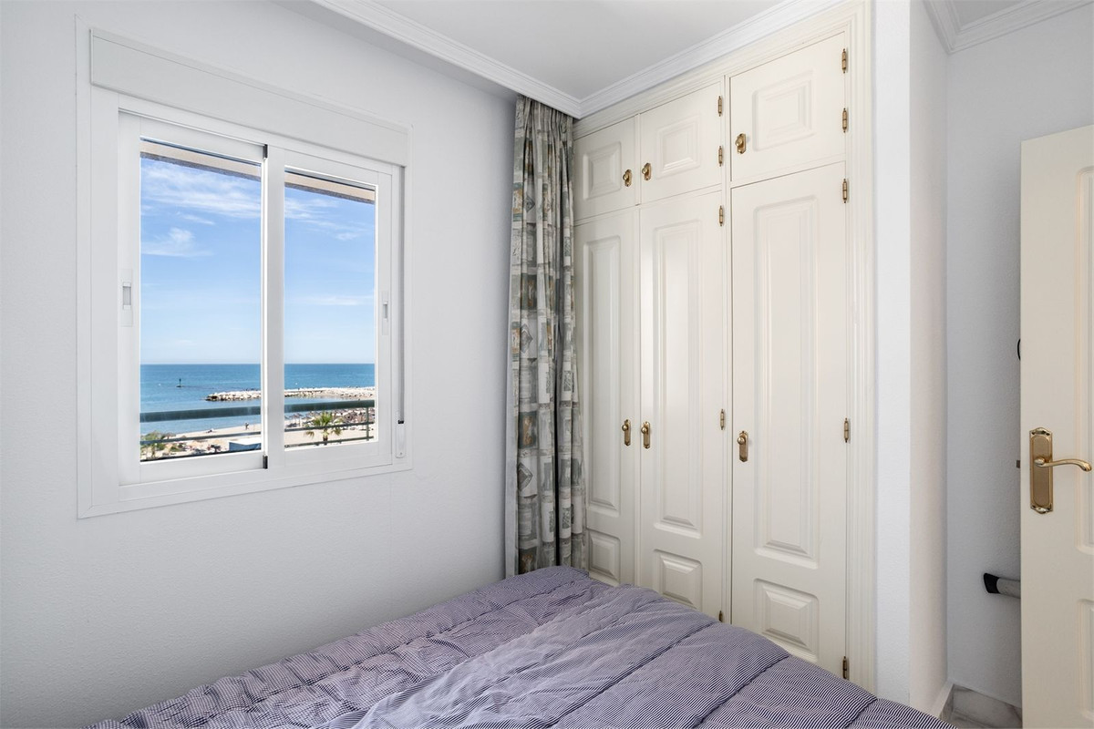 4 Bed Apartment for sale in Fuengirola Costa Del Sol, Málaga, Spain