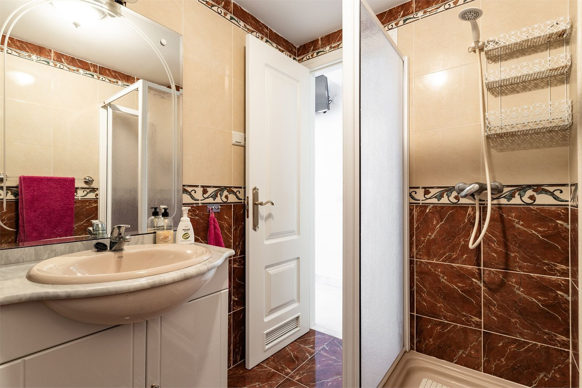 4 Bed Apartment for sale in Fuengirola Costa Del Sol, Málaga, Spain