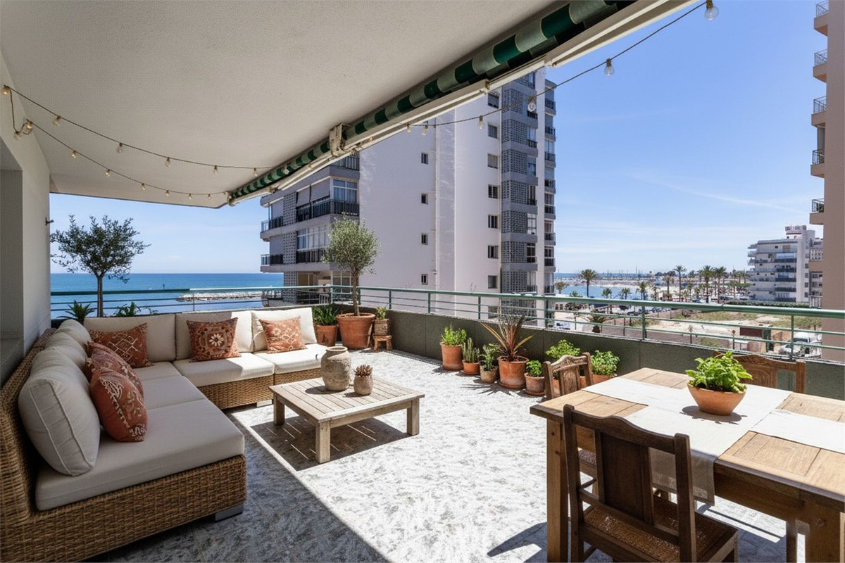 4 Bed Apartment for sale in Fuengirola Costa Del Sol, Málaga, Spain