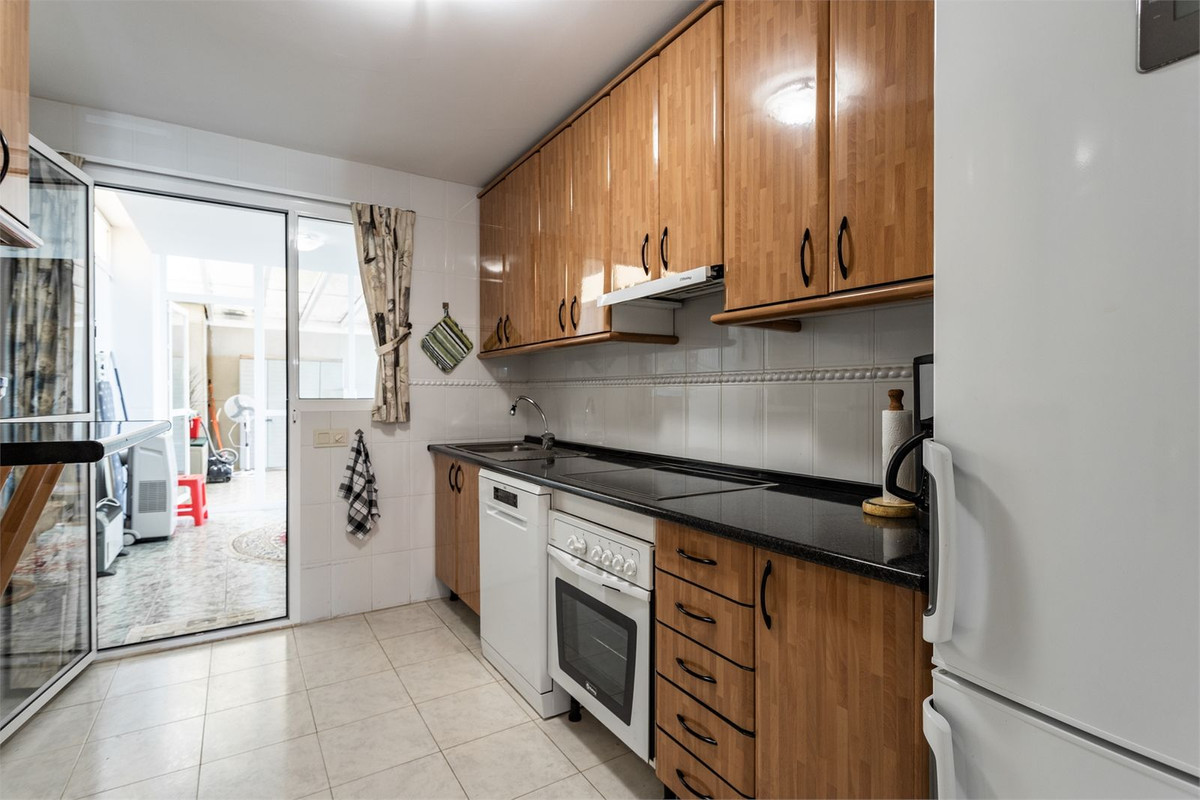 4 Bed Apartment for sale in Fuengirola Costa Del Sol, Málaga, Spain