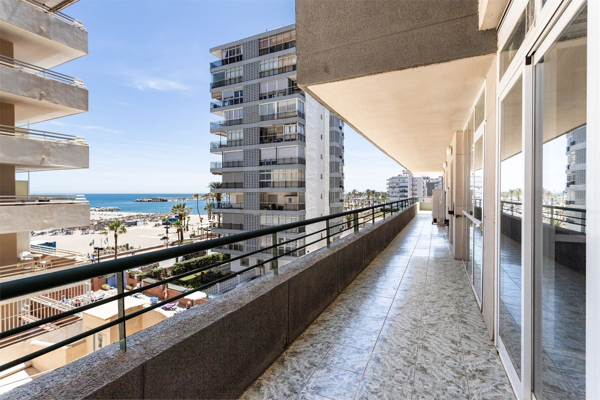4 Bed Apartment for sale in Fuengirola Costa Del Sol, Málaga, Spain