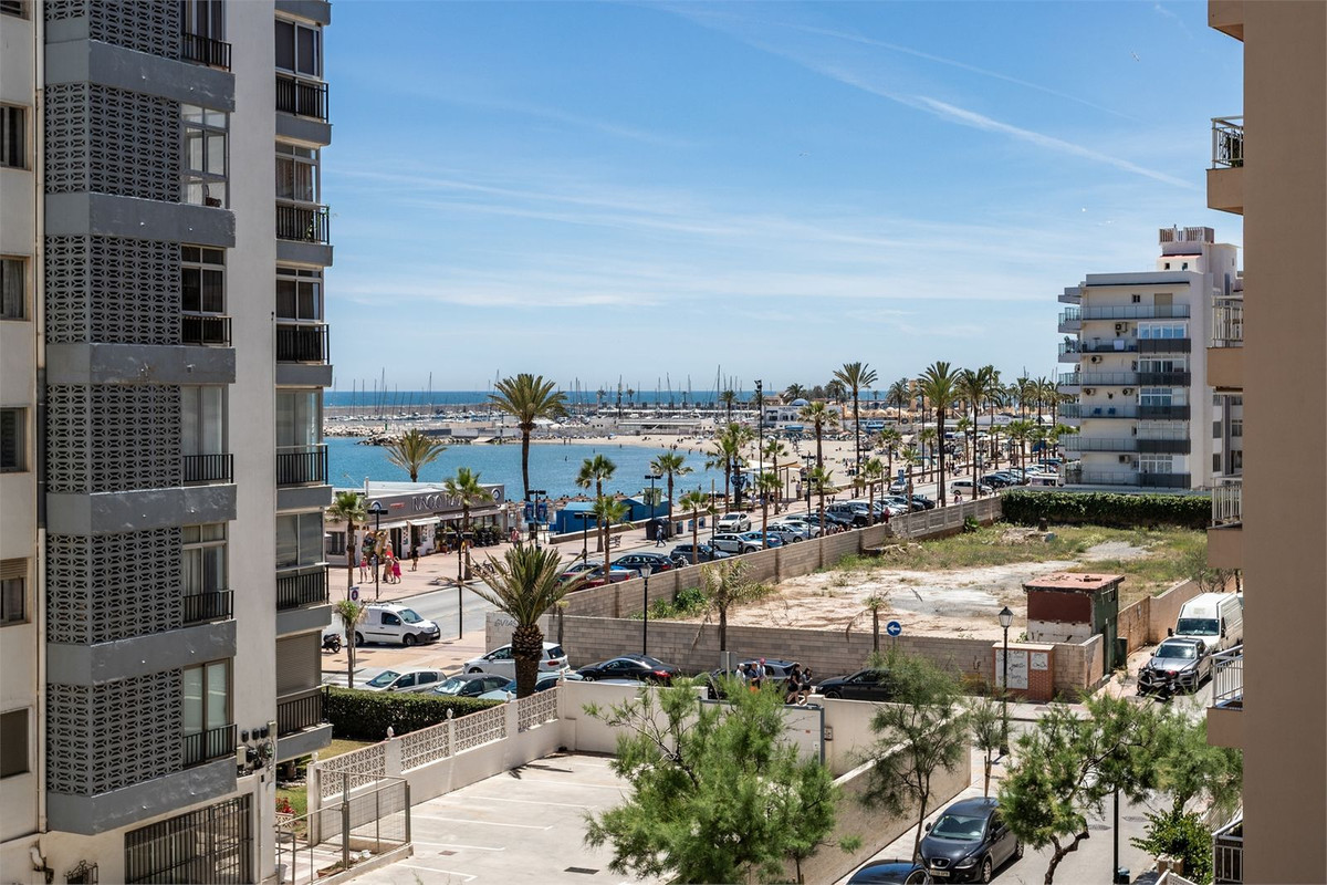4 Bed Apartment for sale in Fuengirola Costa Del Sol, Málaga, Spain