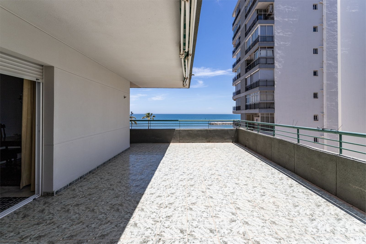 4 Bed Apartment for sale in Fuengirola Costa Del Sol, Málaga, Spain
