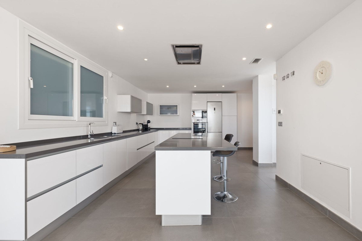 Se vende Villa - Chalet de 5 dormitorios en Costa Del Sol, Málaga, España