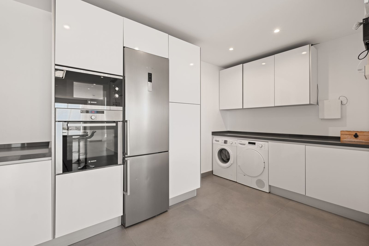 Se vende Villa - Chalet de 5 dormitorios en Costa Del Sol, Málaga, España