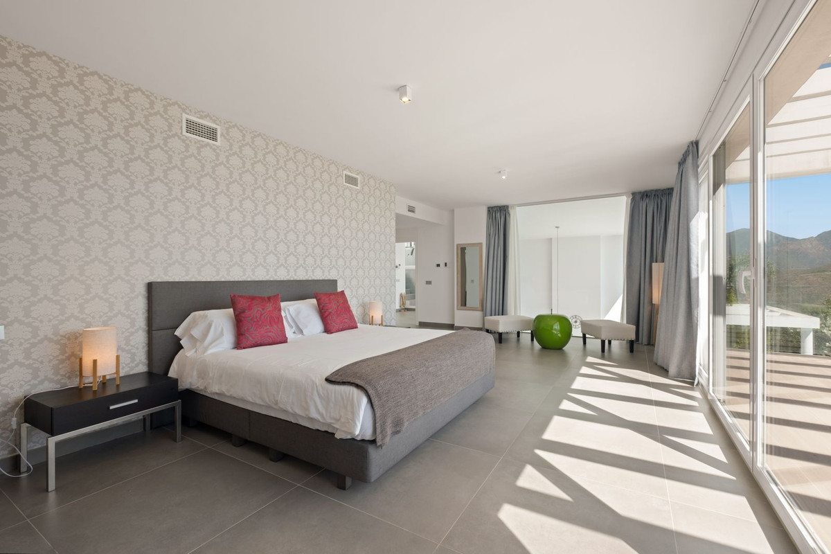 Se vende Villa - Chalet de 5 dormitorios en Costa Del Sol, Málaga, España