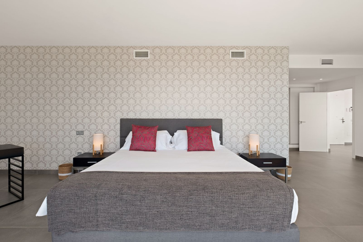 Se vende Villa - Chalet de 5 dormitorios en Costa Del Sol, Málaga, España