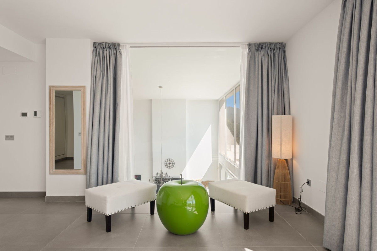 Se vende Villa - Chalet de 5 dormitorios en Costa Del Sol, Málaga, España