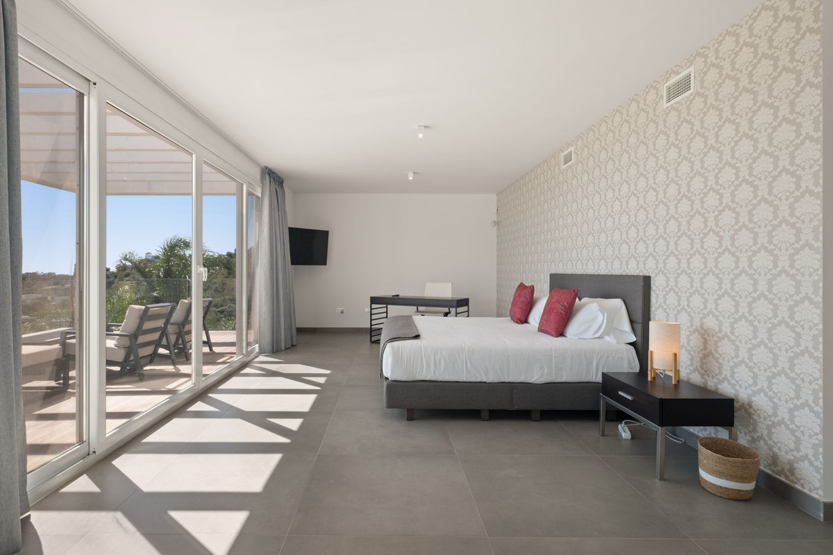Se vende Villa - Chalet de 5 dormitorios en Costa Del Sol, Málaga, España