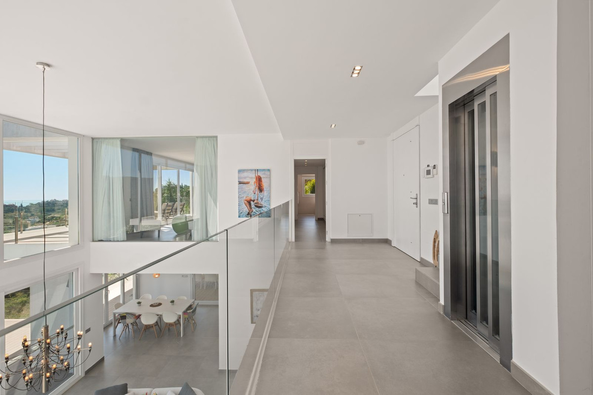 Se vende Villa - Chalet de 5 dormitorios en Costa Del Sol, Málaga, España