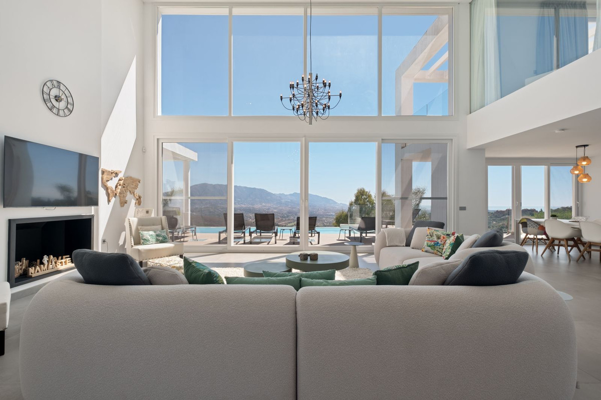 Se vende Villa - Chalet de 5 dormitorios en Costa Del Sol, Málaga, España