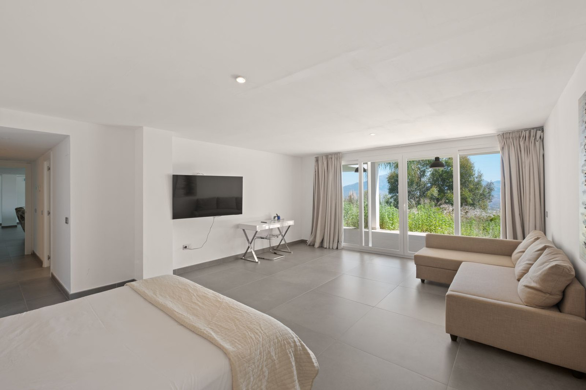 Se vende Villa - Chalet de 5 dormitorios en Costa Del Sol, Málaga, España