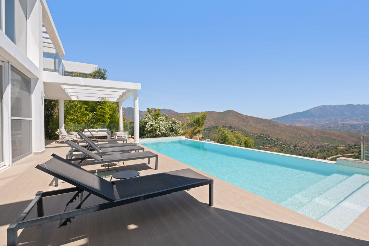 Se vende Villa - Chalet de 5 dormitorios en Costa Del Sol, Málaga, España
