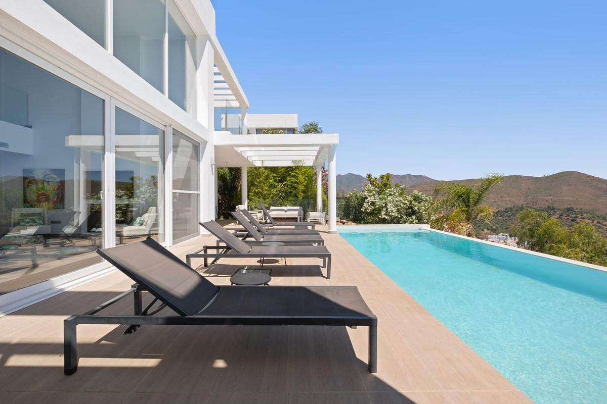 Se vende Villa - Chalet de 5 dormitorios en Costa Del Sol, Málaga, España