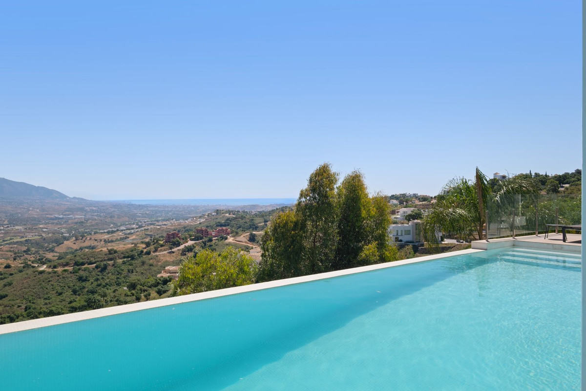 Se vende Villa - Chalet de 5 dormitorios en Costa Del Sol, Málaga, España