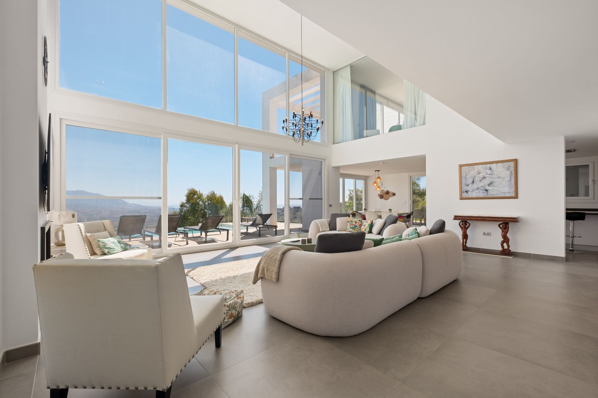 Se vende Villa - Chalet de 5 dormitorios en Costa Del Sol, Málaga, España