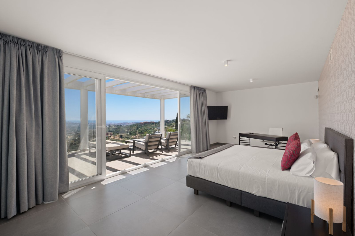 Se vende Villa - Chalet de 5 dormitorios en Costa Del Sol, Málaga, España