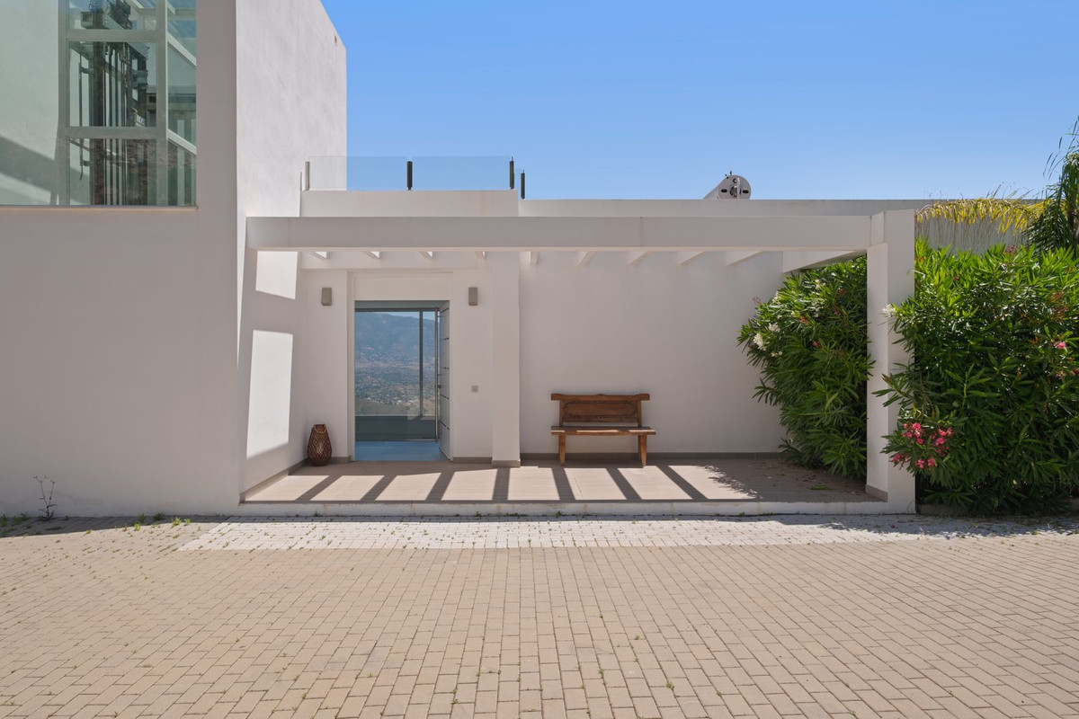 Se vende Villa - Chalet de 5 dormitorios en Costa Del Sol, Málaga, España