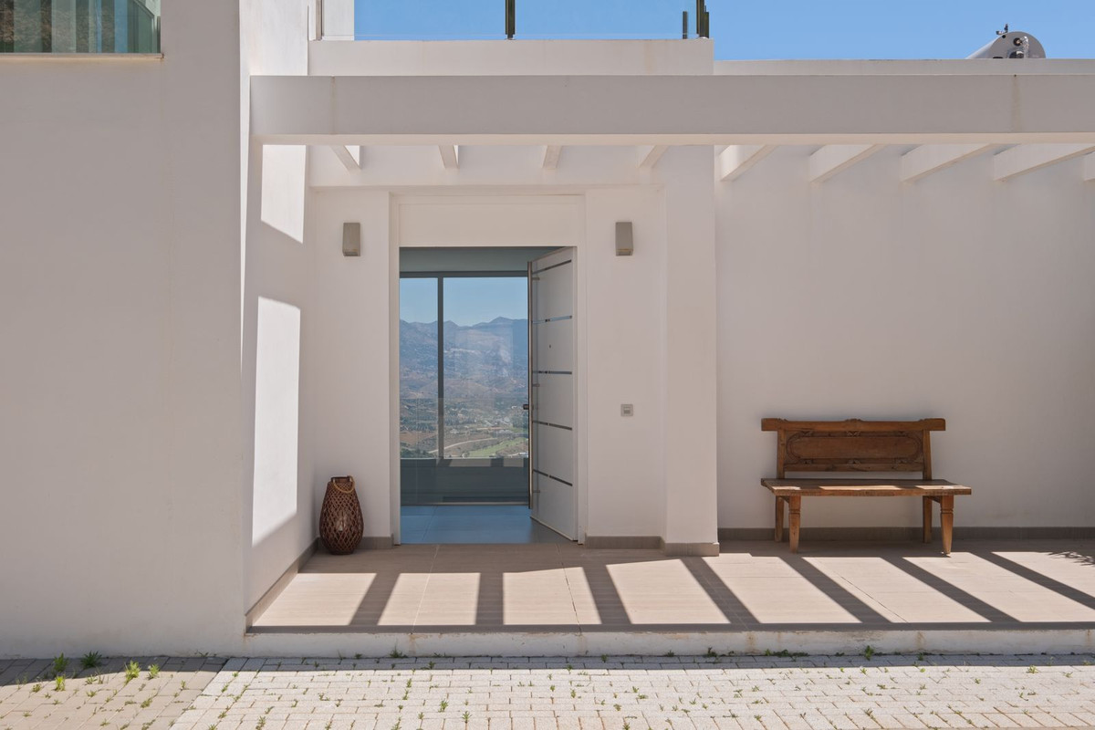 Se vende Villa - Chalet de 5 dormitorios en Costa Del Sol, Málaga, España