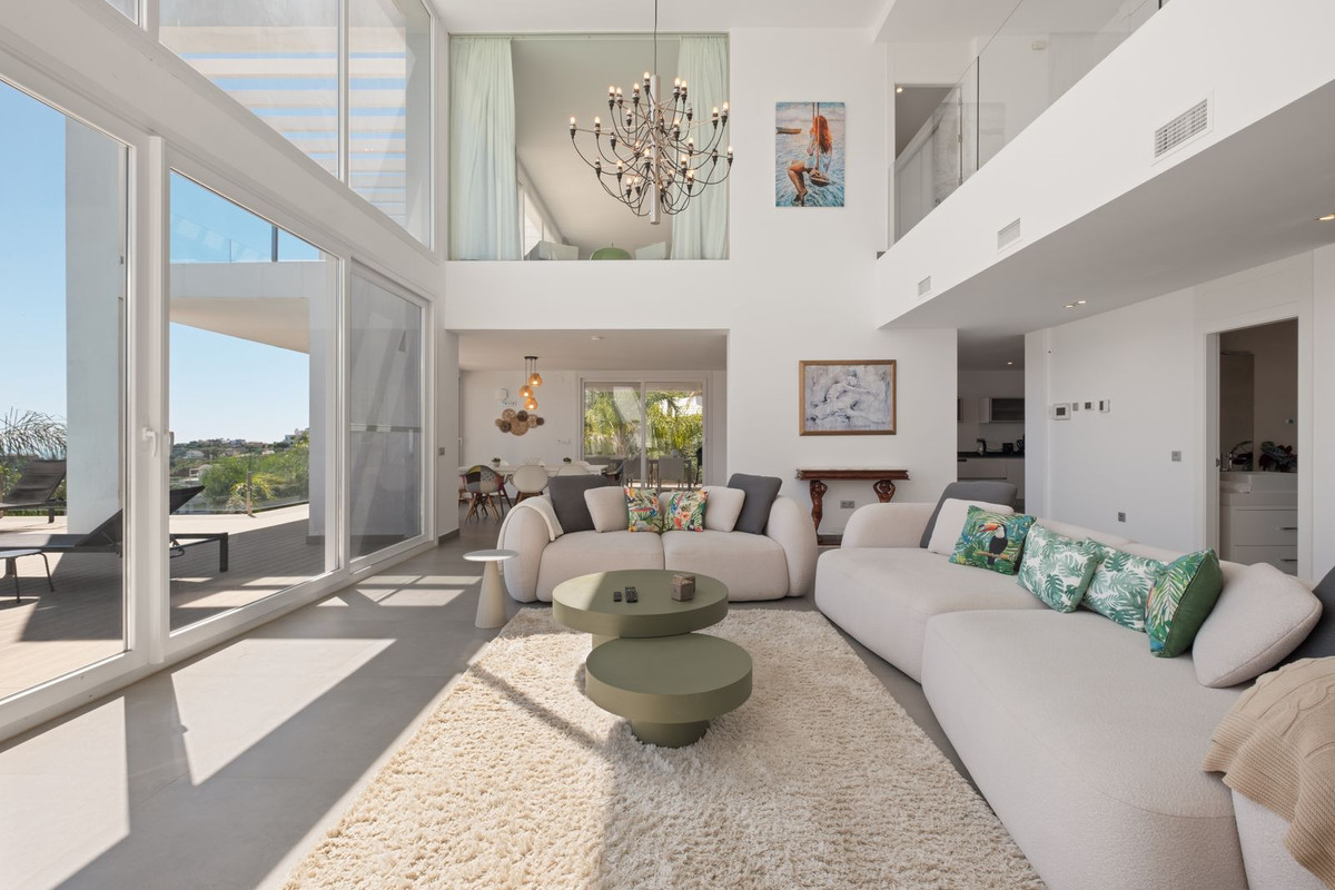 Se vende Villa - Chalet de 5 dormitorios en Costa Del Sol, Málaga, España