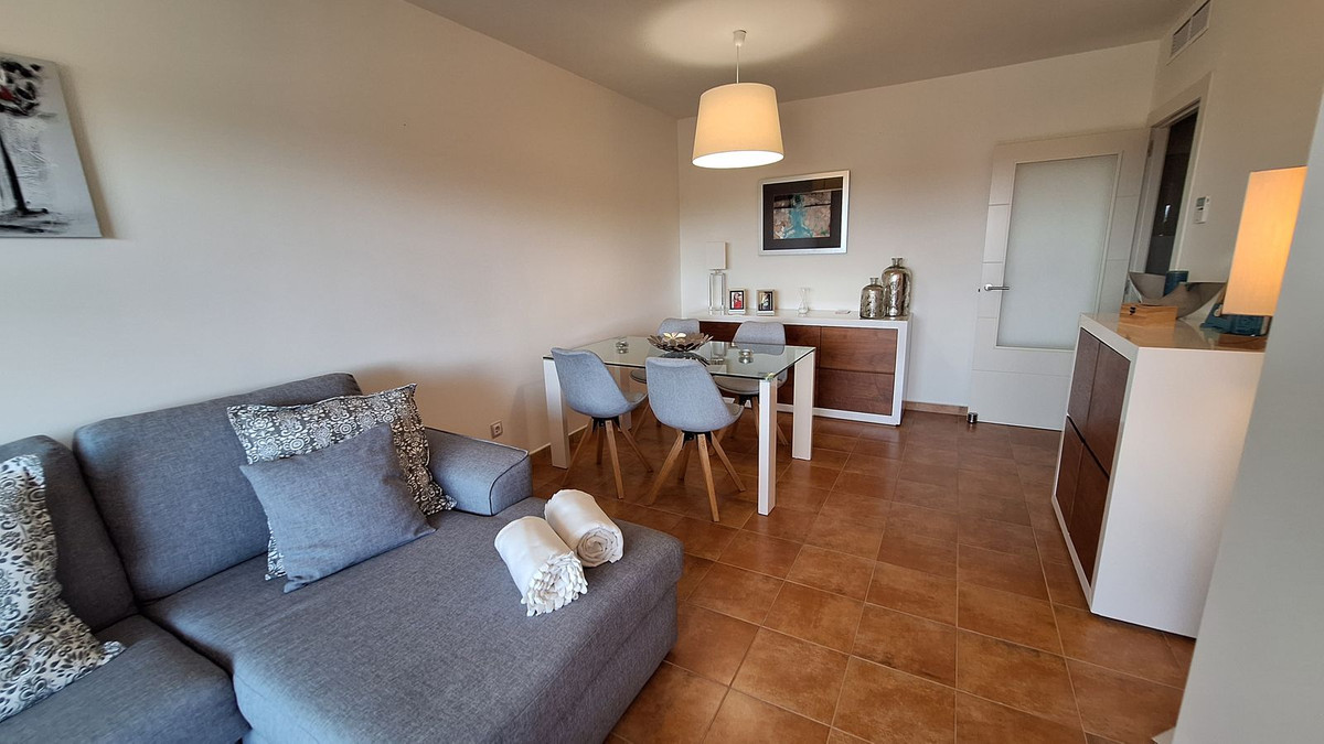 Se vende Apartamento Planta Baja de 2 dormitorios en Costa Del Sol, Cadiz, España
