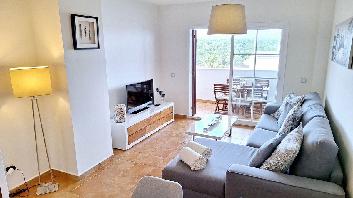 Se vende Apartamento Planta Baja de 2 dormitorios en Costa Del Sol, Cadiz, España