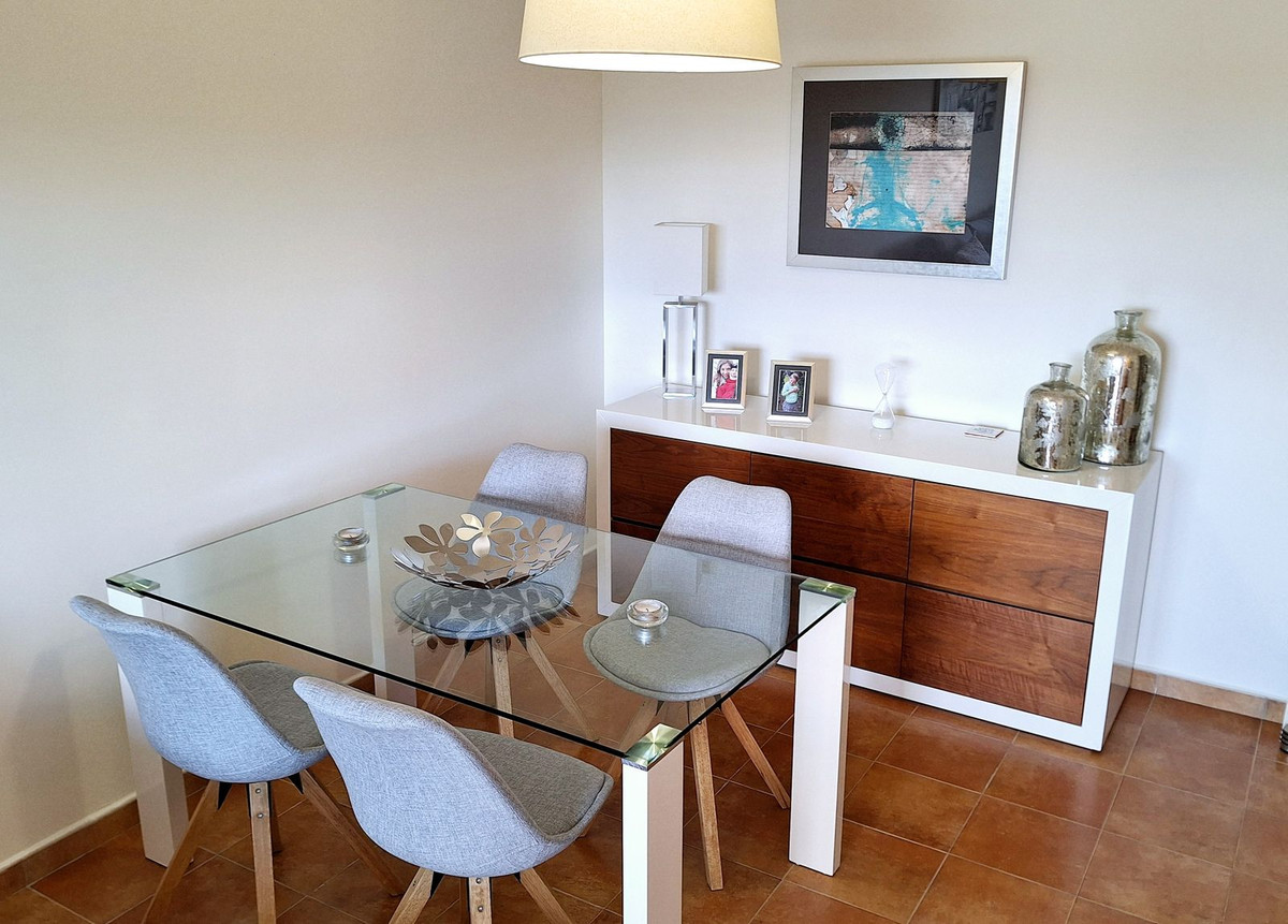 Se vende Apartamento Planta Baja de 2 dormitorios en Costa Del Sol, Cadiz, España