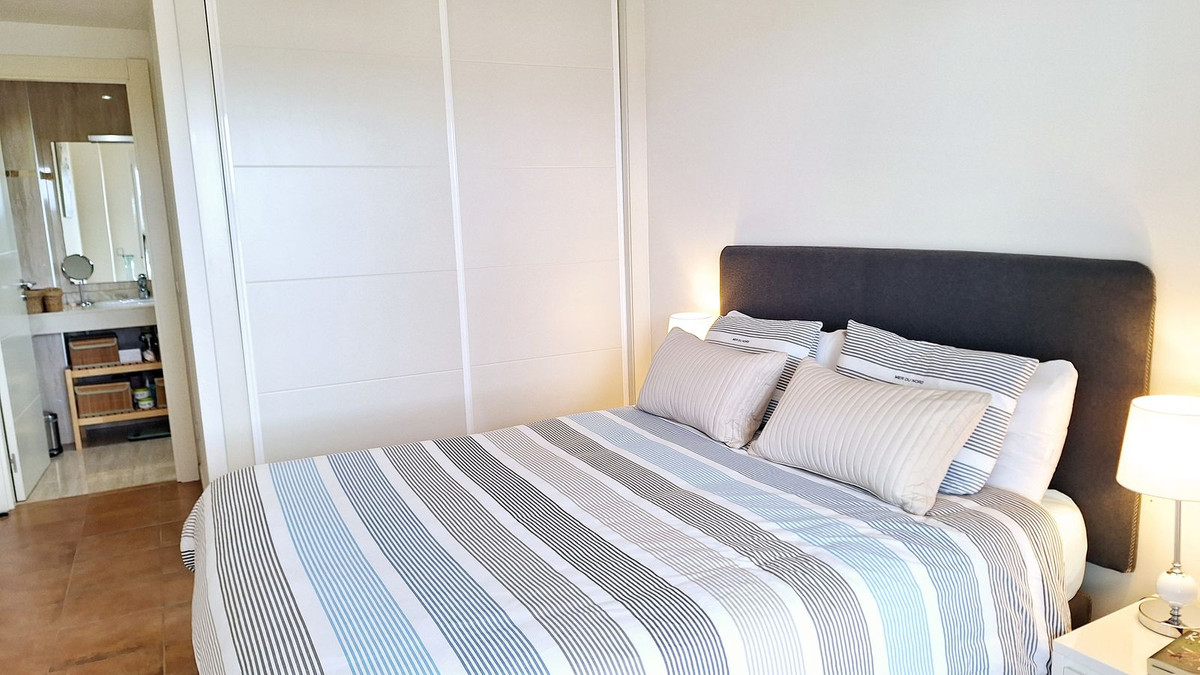 Se vende Apartamento Planta Baja de 2 dormitorios en Costa Del Sol, Cadiz, España