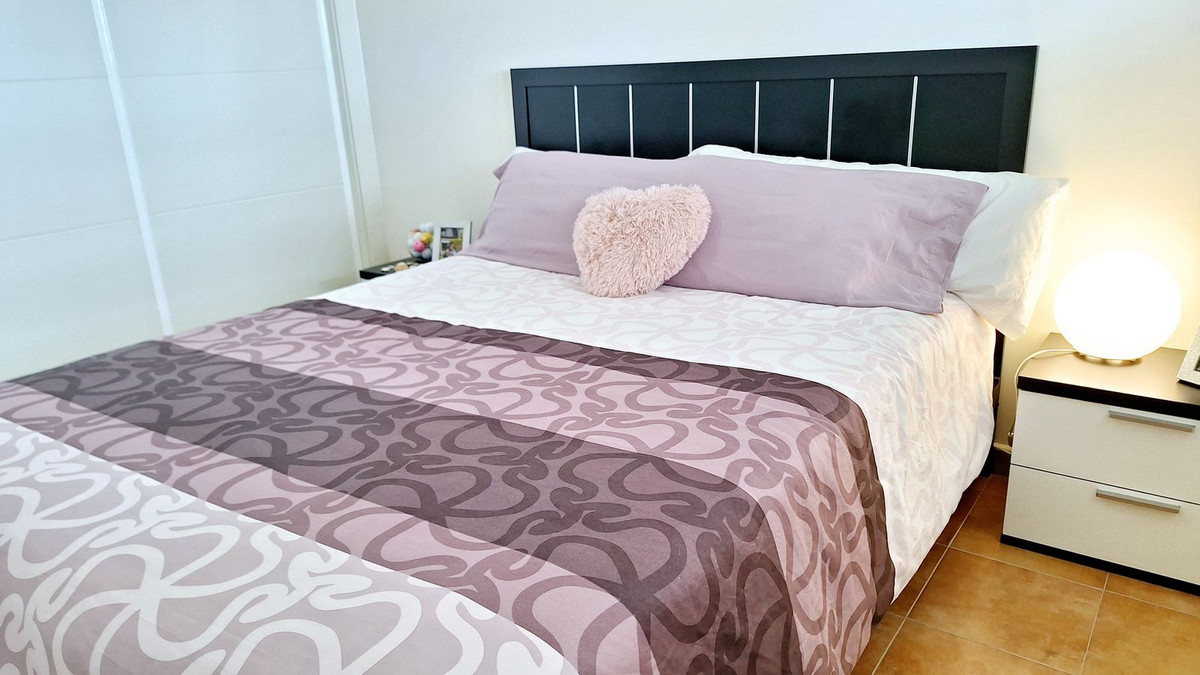 Se vende Apartamento Planta Baja de 2 dormitorios en Costa Del Sol, Cadiz, España