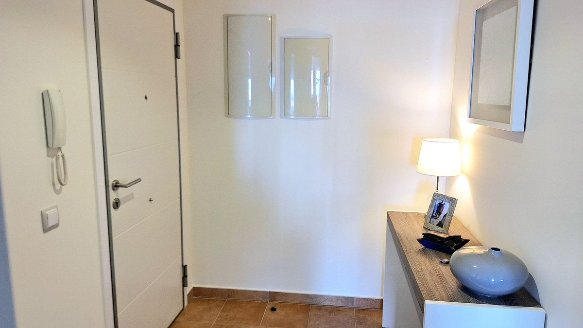 Se vende Apartamento Planta Baja de 2 dormitorios en Costa Del Sol, Cadiz, España