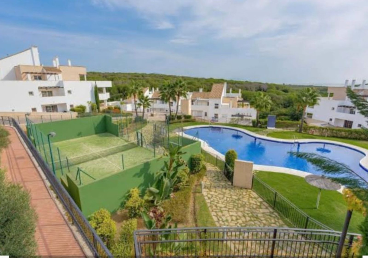 Se vende Apartamento Planta Baja de 2 dormitorios en Costa Del Sol, Cadiz, España