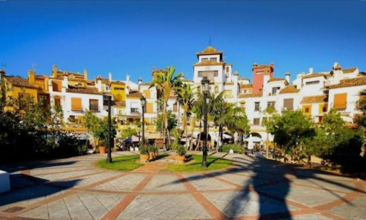 Se vende Apartamento Planta Baja de 2 dormitorios en Costa Del Sol, Cadiz, España