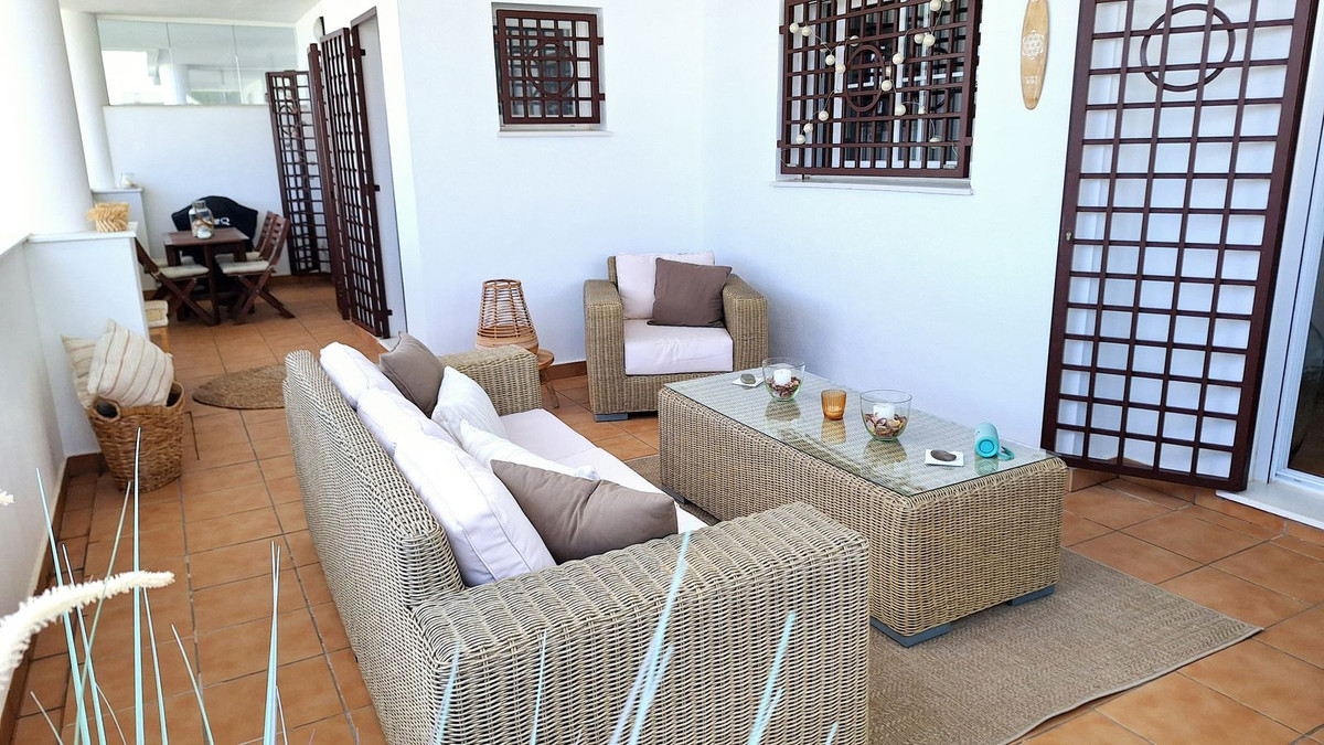 Se vende Apartamento Planta Baja de 2 dormitorios en Costa Del Sol, Cadiz, España