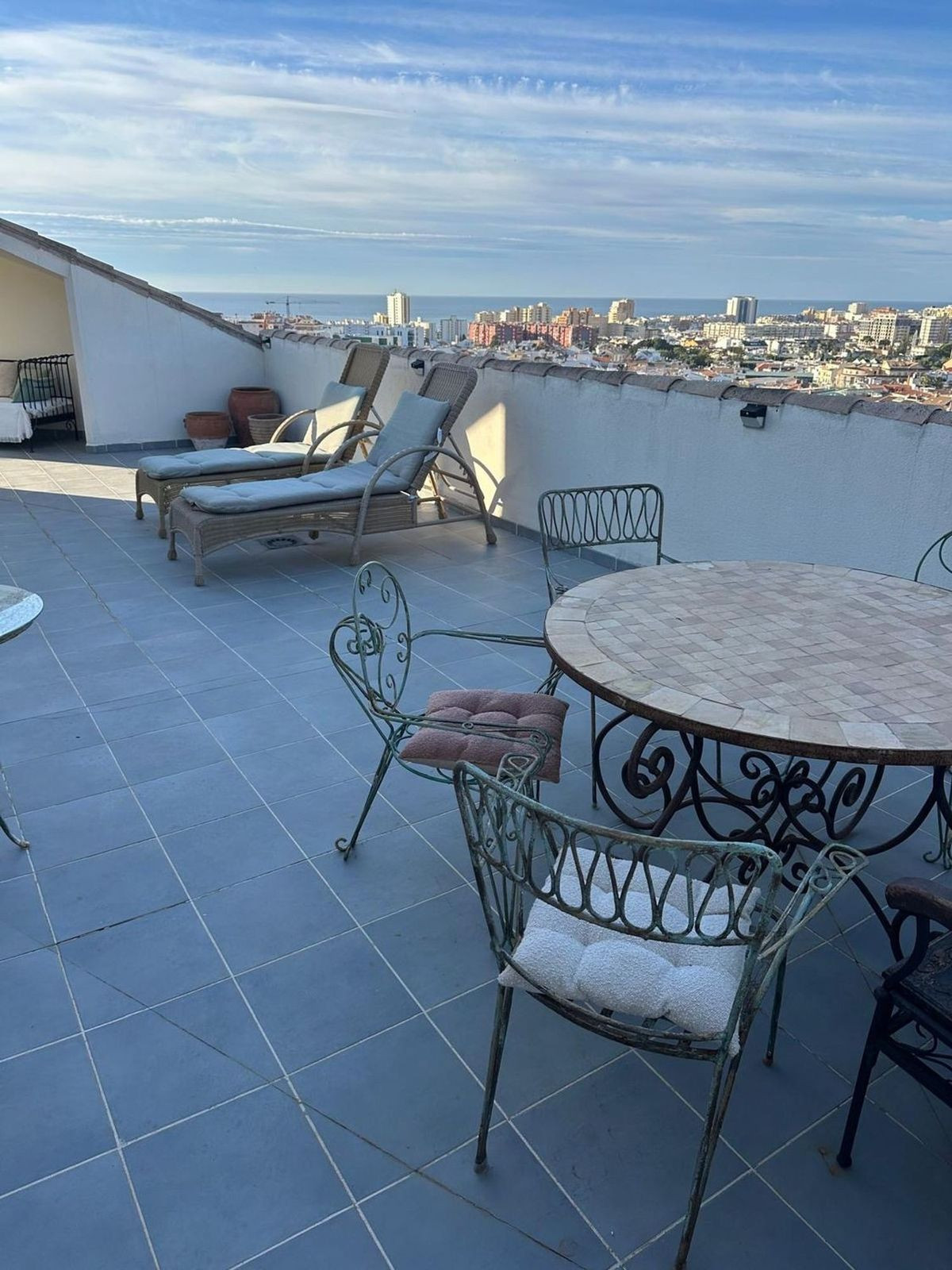 3 Bed Apartment for sale in Fuengirola Costa Del Sol, Málaga, Spain