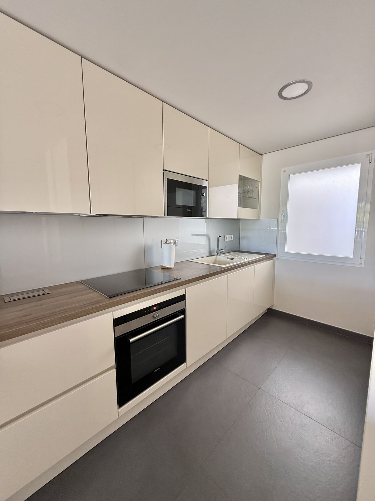 2 Bed Apartment for sale in Estepona Costa Del Sol, Málaga, Spain